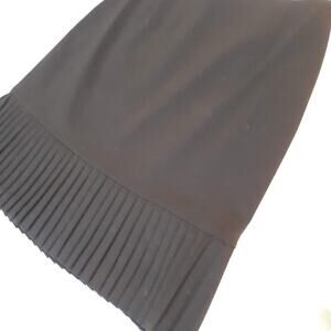 Great Little Black Skirt with Pleated Hemline Size 4 Flat Front Zip in Back